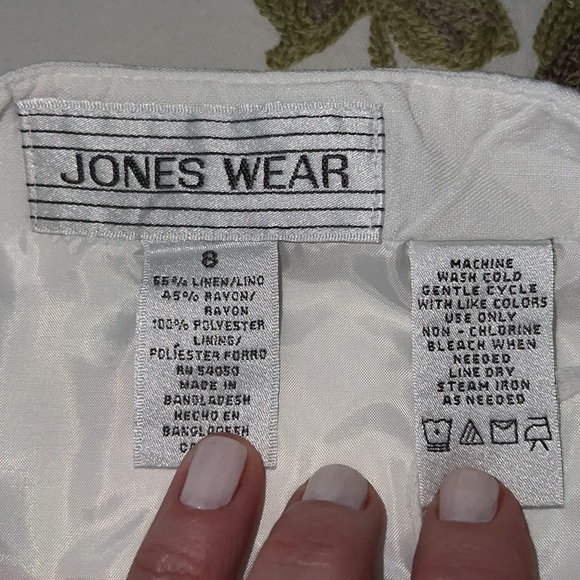 Jones wear white linen skirt - Picture 3 of 4